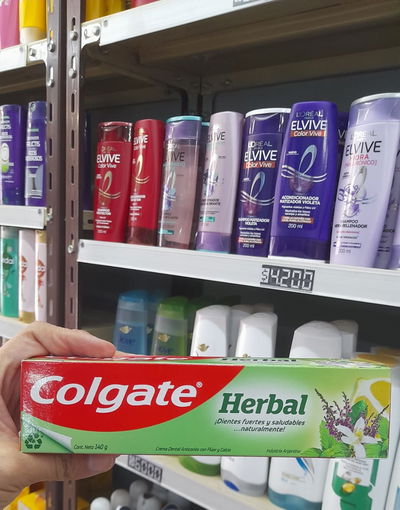 Colgate Herbal Crema Dental x 140g