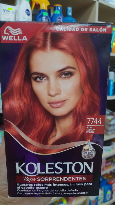 Wella Koleston 7744 Rojo Cobrizo Intenso x 1uni.