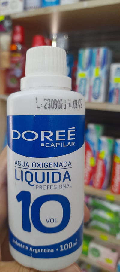 Doreé Capilar Agua Oxigenada Líquida Profesional 10vol x 100cm