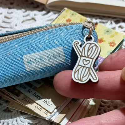 Dijes Temática TEJIDO En Mdf