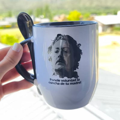 Taza bombe interior y cuchara en negro con diseño "ponele voluntad ...."