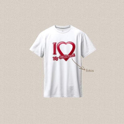 Remera blanca de algodón estampada personalizad con diseño "my girlfriend"