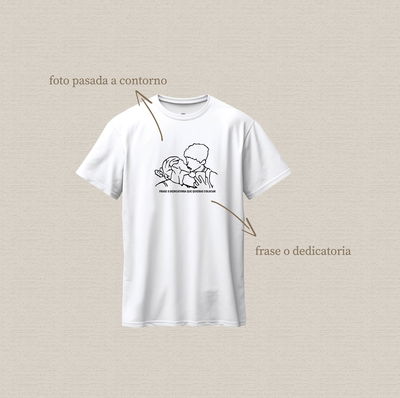 Remera de algodón estampada personalizada con diseño "foto pasada a contorno+frase"