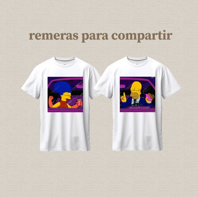 2 remeras de algodón estampadas con el diseño de Marge y Homero en el auto para compartir