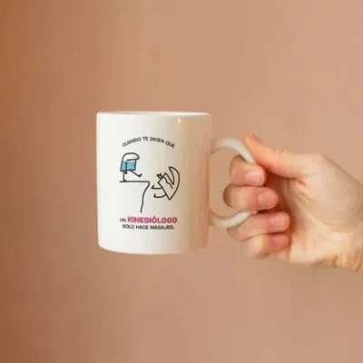 Taza de cerámica "un kinesiólogo solo hace masaje"