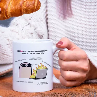 Taza de cerámica "ser dg y el cliente manda nuevos cambios"