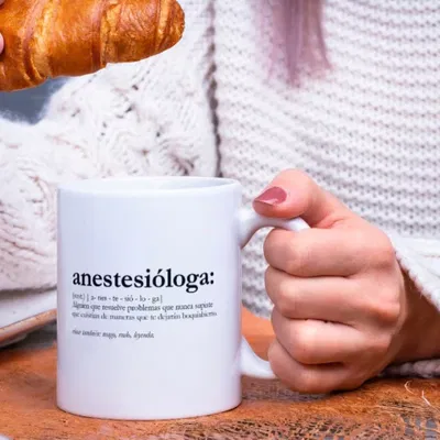 Taza de cerámica amiga definición anestesiologa