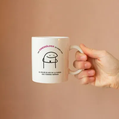 Taza de cerámica "ser kinesióloga es saber que..."
