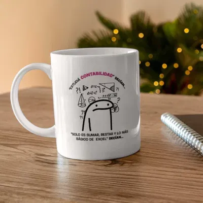 Taza de cerámica "estudiá contabilidad, decían"