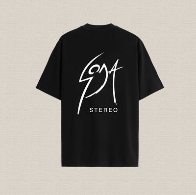 Remera negra con diseño soda stereo logo blanco de algodón premium estampado dtf