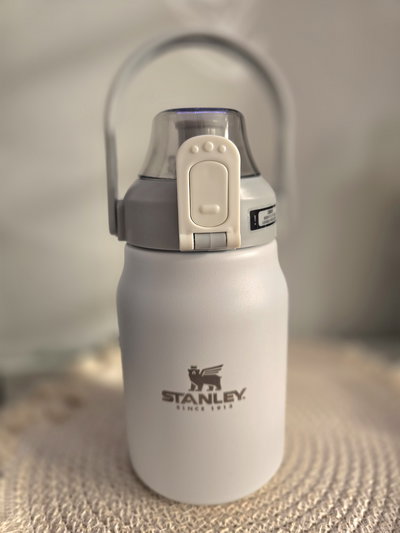 Botellas STANLEY  frio/calor con pico