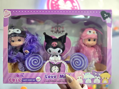SET kuromi.  3 personajes + accesorios 