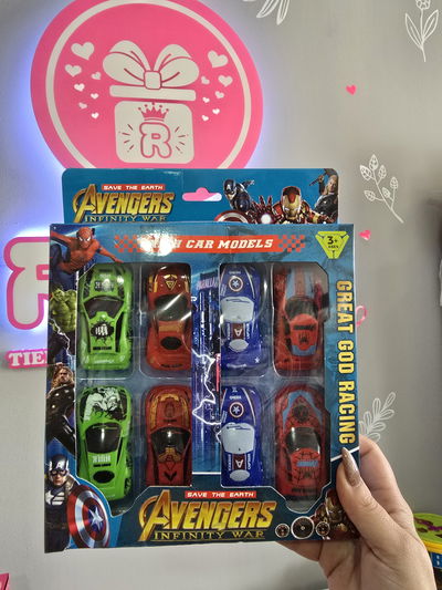 Autos AVENGERS X 8 UNIDADES 