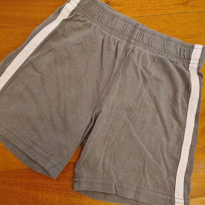 PLACE  - Short gris algodón 18-24 meses