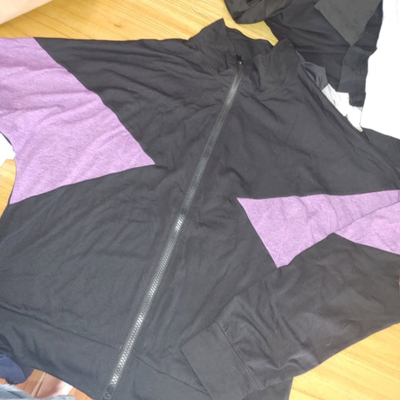 SHEIN - Campera modal negra violeta talle S