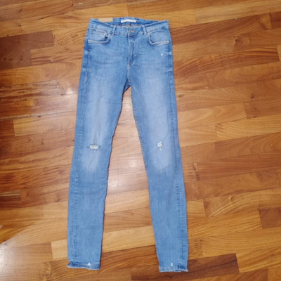 ZARA - Jean chupin talle 38 nuevo