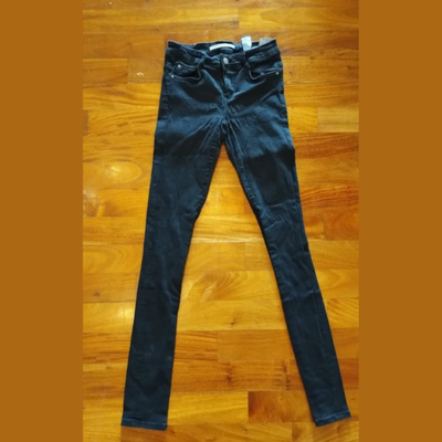 ZARA - Jean chupin negro talle 34