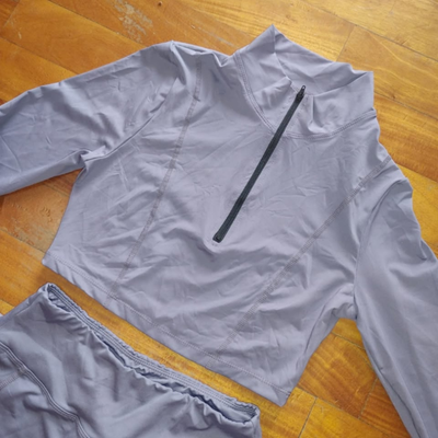 SHEIN - Crop top manga larga lavanda talle S