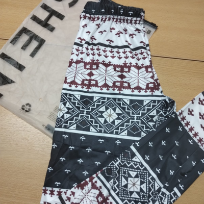 SHEIN - Calza leggings estampa talle M estampado 2