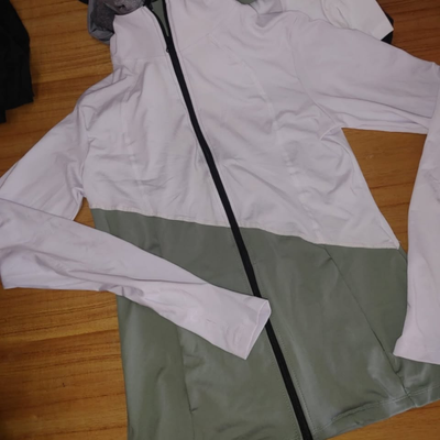 SHEIN - Campera deportiva mujer talle S verde