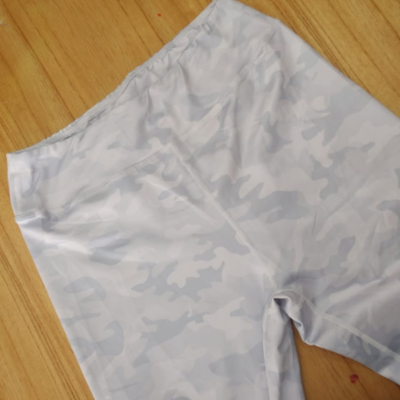 SHEIN - Calza leggings lycra camuflada talle L