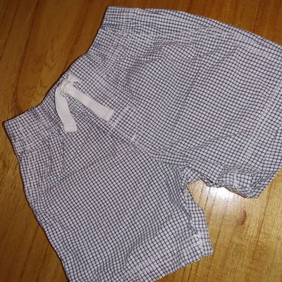CARTERS - Short cuadros 9-12 meses