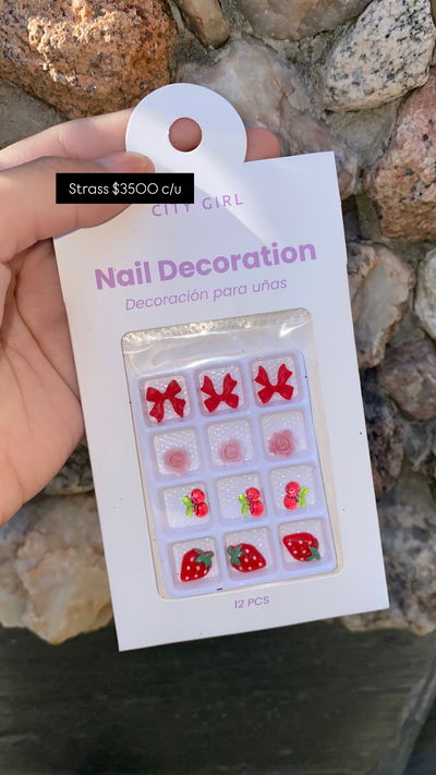 SET STRASS ROJO: MOÑITOS; CEREZAS; FLORCITAS Y FRUTILLAS