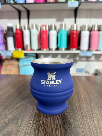 Mate de acero con detalle