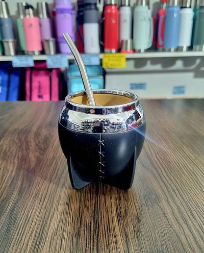 Mate pampa con bombilla