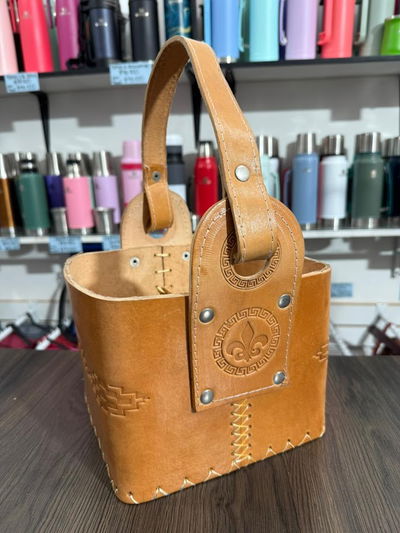 Canasta Matera cuero Flor de lis