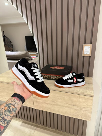 VANS U HYLANE NEGRAS ⚫️
