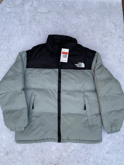 CAMPERAS PUFFER THE NORTH FACE GRIS ☄️