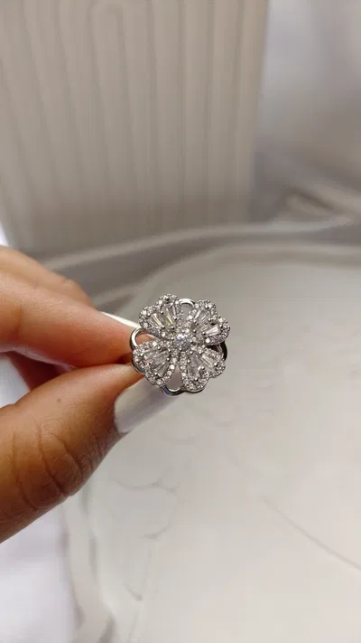 Anillo antiestrés flor