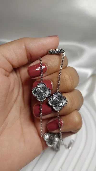 Collar con Treboles Acero Quirurgico