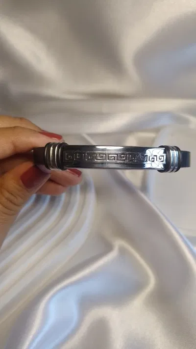Pulsera para hombre de acero y cuero simple
