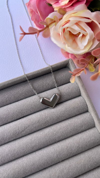 Collar corazón plano