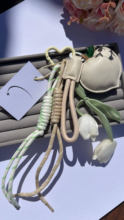 Llavero Charms duraznito blanco