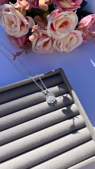 Collar Leanne blanco
