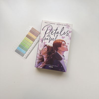 Pétalos de papel - Iria G. Parente y Selene M. Pascual