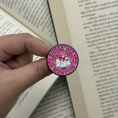 Pin literario - Romantasy book club
