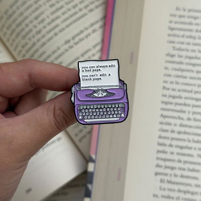 Pin literario - Máquina de escribir