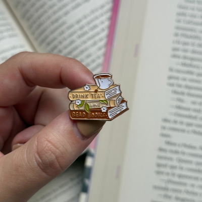 Pin literario - Drink tea and read books