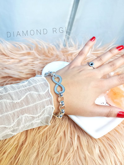 Pulsera infinito.