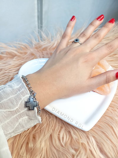 Pulsera cruz linea.