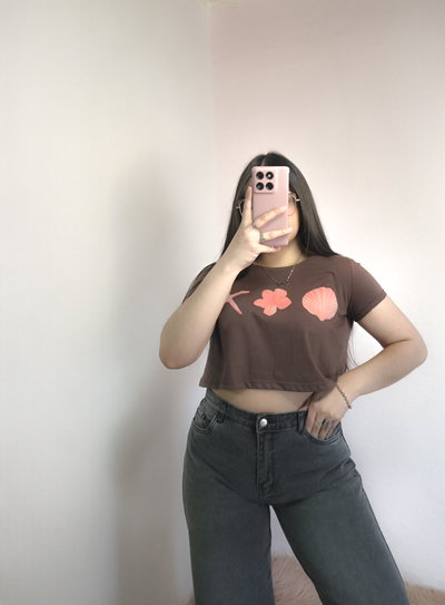 Remera crop over Mar