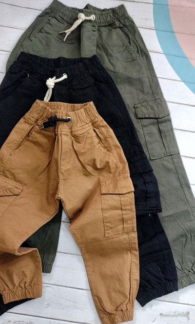 Jogger cargo gabardina nene