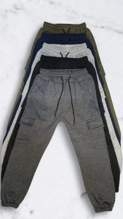 Jogger cargo frizado