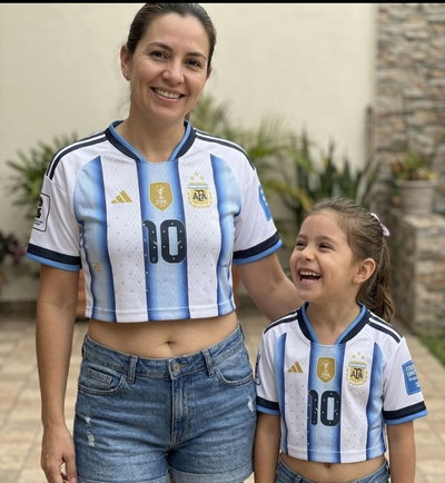 Camiseta corta con brillo MUJER🇦🇷