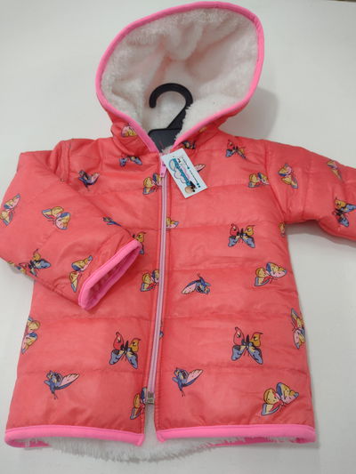 Campera mariposas beba