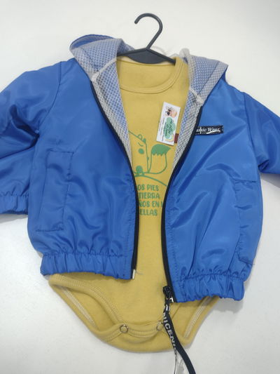 Campera rompevientos 3/6 meses